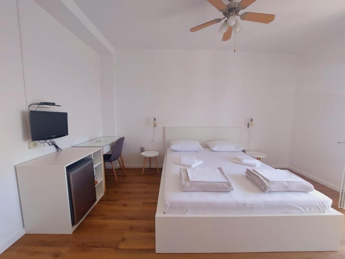 Vinko Rooms Primosten Exterior photo